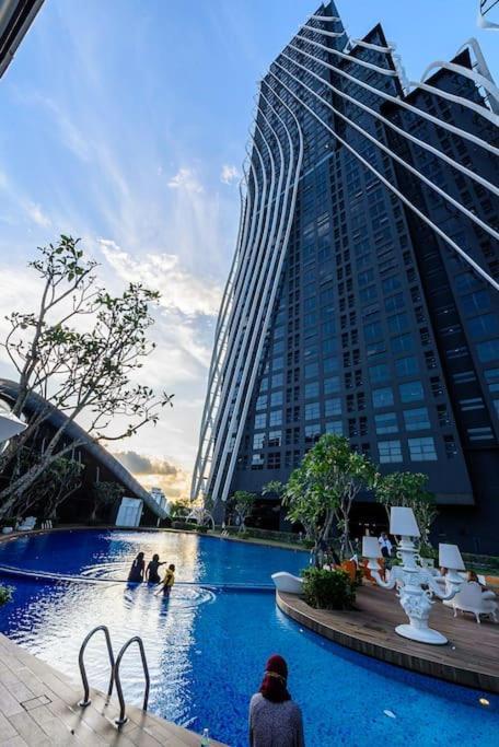 Arte Mont Kiara-netflix-cityview-6pax Kuala Lumpur